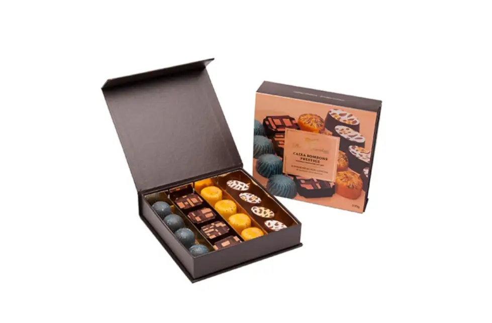 Magnetic Model Chocolate Packaging