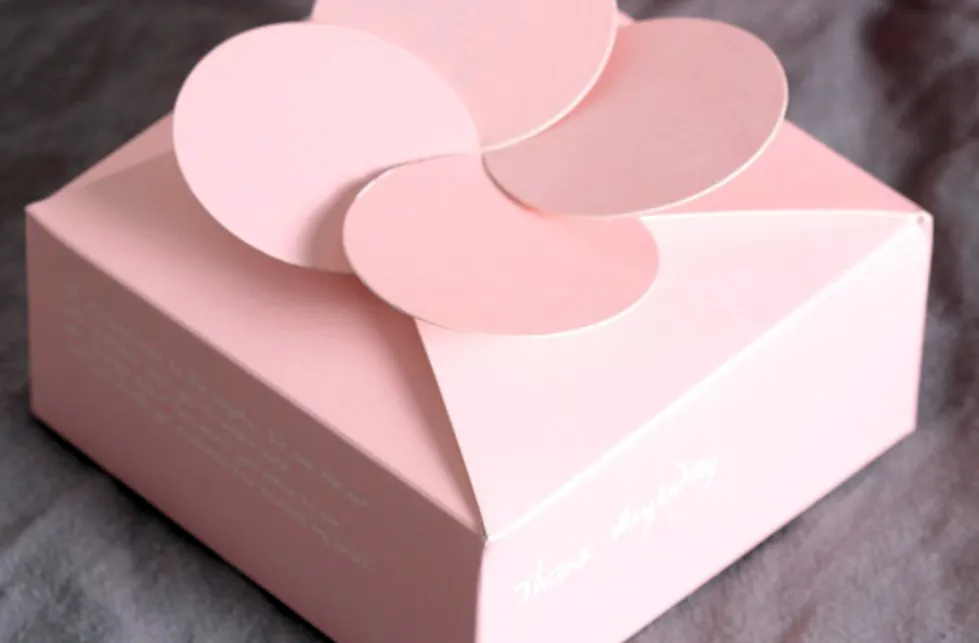 Leaf Clover Packaging Pastry Box